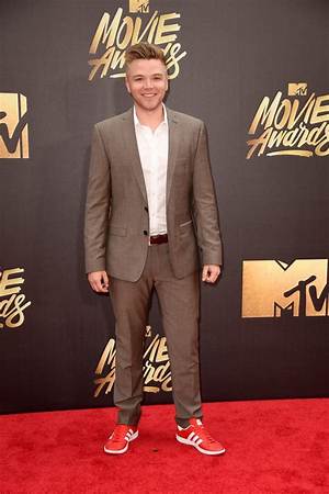 Brett Davern Height, Weight, Net Worth, Age, Birthday, Wikipedia, Who, Nationality, Biography
