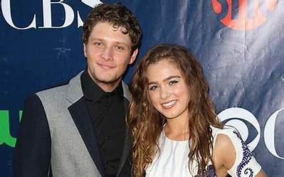 Brett Dier Bio, Wiki, Age, Height, Girlfriend, Actor, Movies and Net Worth