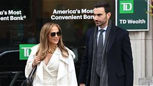 Brett Goldstein Nephew: How Many Siblings Does He Have? Family Tree