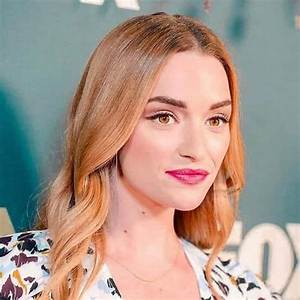 Brianne Howey Age, Wiki, Biography, Height in Feet, Parents, Partner, Movies