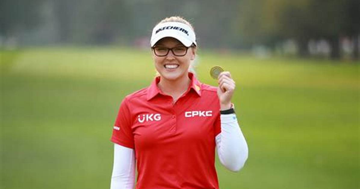 Brooke Henderson Age, Height, Parents, Siblings, Engaged, Children, Instagram