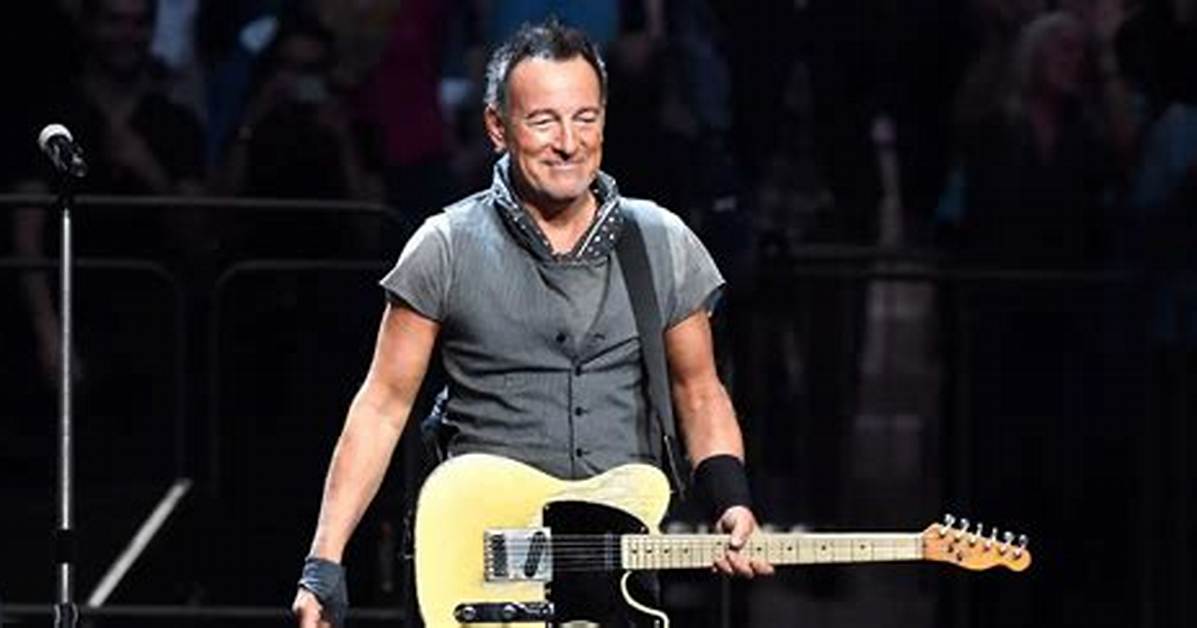 Bruce Springsteen Biography, Age, Wife, Kids, Family, Height, Net Worth, Albums and Songs