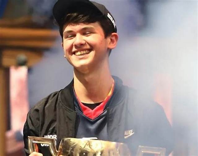 Bugha Height, Weight, Net Worth, Age, Birthday, Wikipedia, Who, Nationality, Biography