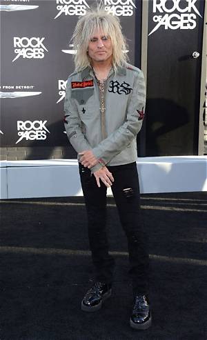 C. C. Deville’s Net Worth, Age, Height, Weight, Wife, Kids, Bio-Wiki