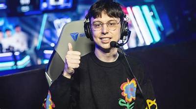 Caedrel Twitch, Girlfriend: Who Is He Dating Now?