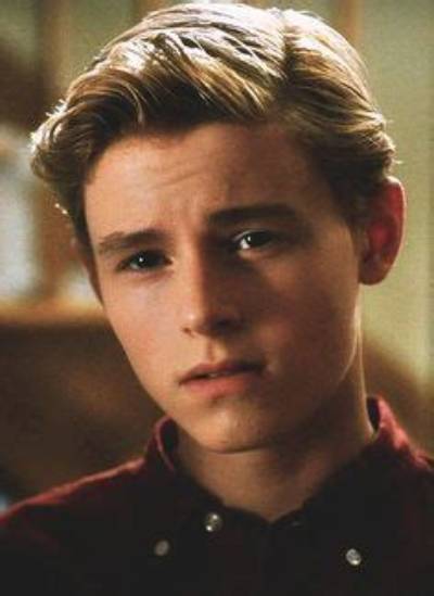 Callan Mcauliffe Movies: Bio, Age, Height, Young, Flipped, Madeline Carroll and the Great Gatsby