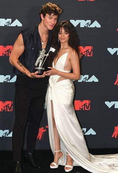 Camila Cabello Bio, Age, Height, Parents, Shawn Mendes, Boyfriend, Havana, Net Worth, Songs and Albums