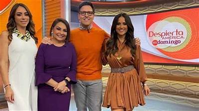 Carlos Calderon Edad & Wikipedia, Carrer Details on the Univision & Despierta America Official