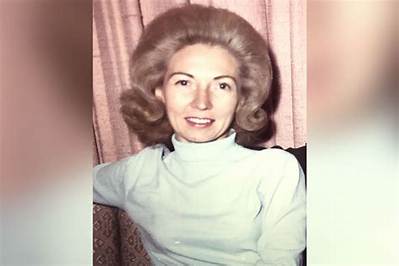 Carol Lynn Benson Kendall Net Worth, Income, Salary, Earnings, Biography