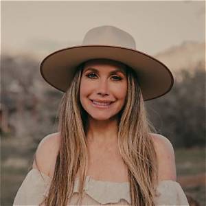Channon Rose – Her Journey from an Abused Child to a Million Following Youtuber