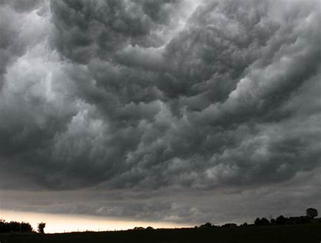 Characteristics of Nimbostratus Clouds