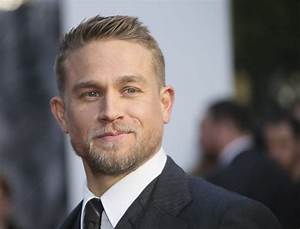 Charlie Hunnam Age, Wiki, Biography, Height, Wife, Family, Facts