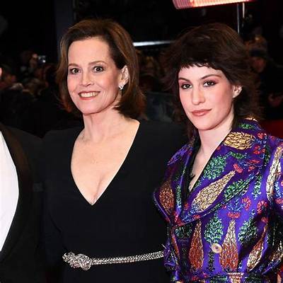 Charlotte Simpson (Sigourney Weaver’s Daughter) Bio, Age, Wiki, Husband and Net Worth
