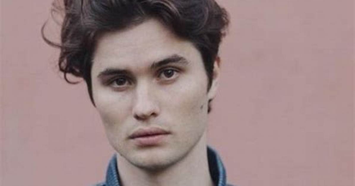 Chase Stokes Bio, Wiki, Age, Height, Parents, Girlfriend, Movies, Net Worth