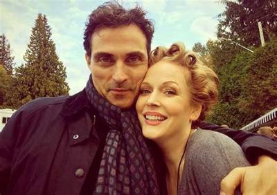 Chelah Horsdal – Bio, Husband and Family Detail About the Actress