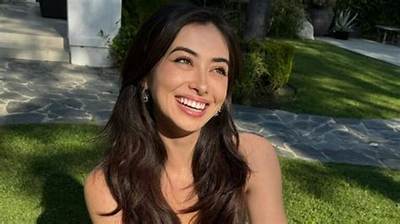Chloe Surreal Height, Weight, Net Worth, Age, Birthday, Wikipedia, Who, Nationality, Biography