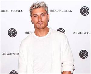 Chris Appleton (Hair Stylist) Wiki, Bio, Age, Height, Weight, Net Worth, Boyfriend, Family, Facts