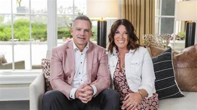 Chris Holtmann Wife Lori Bedi – Salary, Net Worth, Age, Height & Children
