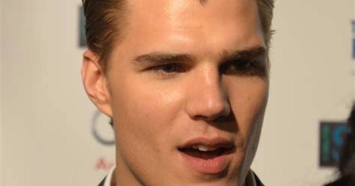 Chris Zylka Fianc%C3%A9 Net Worth Tattoos Smoking 1200. Jpg