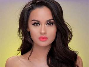 Christen Dominique Bio, Wiki, Age, Height, Parents, Husband, Son, Cosmetics, Net Worth.