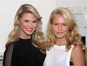 Christie Brinkley’s Daughter Sailor Lee Brinkley-Cook Bio, Wiki, Age, Father, Heigth, Net Worth, Feet, Bikini, Ethnicity and Instagram