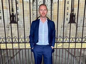 Christopher Barnes Bio, Wiki, Age, Height, Family, Wife, Movies, and Net Worth.