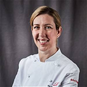Clare Smyth: Husband, Net Worth, Tattoos, Smoking & Body Measurements