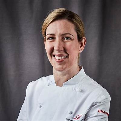 Clare Smyth: Husband, Net Worth, Tattoos, Smoking & Body Measurements
