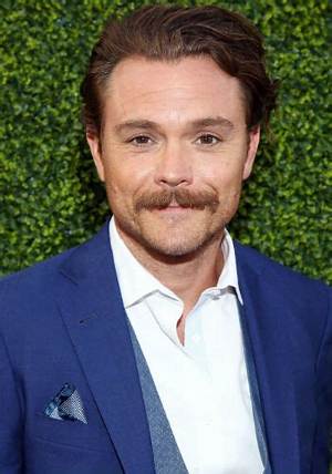 Clayne Crawford Bio, Wiki, Age, Family, Wife, Movies, Tv Shows and Net Worth