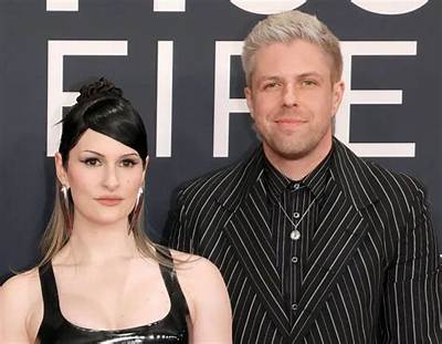 Courtney Laplante Bio, Wiki, Age, Height, Family, Husband, Spiritbox, Bands and Net Worth.