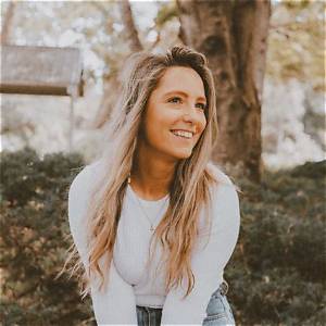 Courtney Peppernell: 10 Facts You Need to Know