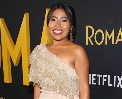 Cristal Aparicio Height, Weight, Net Worth, Age, Birthday, Wikipedia, Who, Nationality, Biography