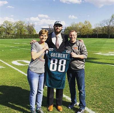 Dallas Goedert Parents and Ethnicity – Family Facts on American Football Tight End
