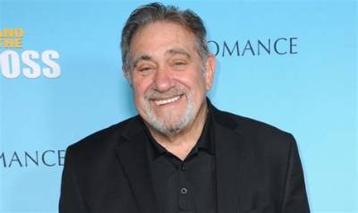 Dan Lauria Biography, Age, Net Worth, Wonder Year's, Vince Lombardi, Broadway, Death and Movies & Tv Shows