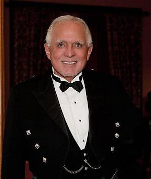 Dan Pena Net Worth