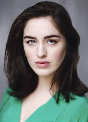 Danielle Galligan (Actress) Ethnicity, Net Worth, Early Life, Height