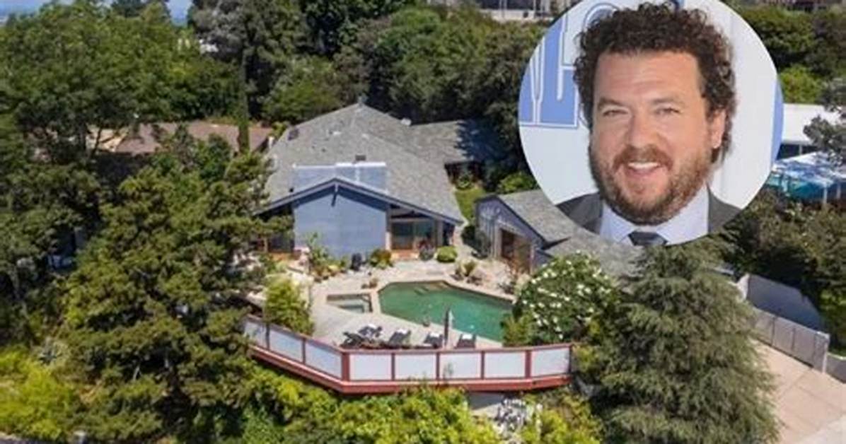 Danny Mcbride: Wife, Net Worth, Tattoos, Smoking & Body Facts