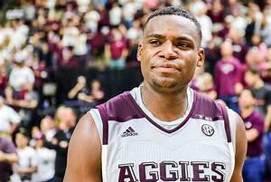 Danuel Kennedy House Jr Julian Gressel Age, Wiki, Biography, Wife, Children, Salary, Net Worth, Parents