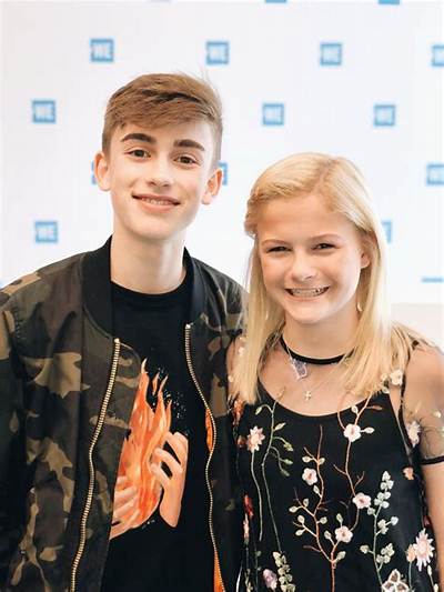 Darci Lynne: Boyfriend, Net Worth, Tattoos, Smoking & Body Measurements
