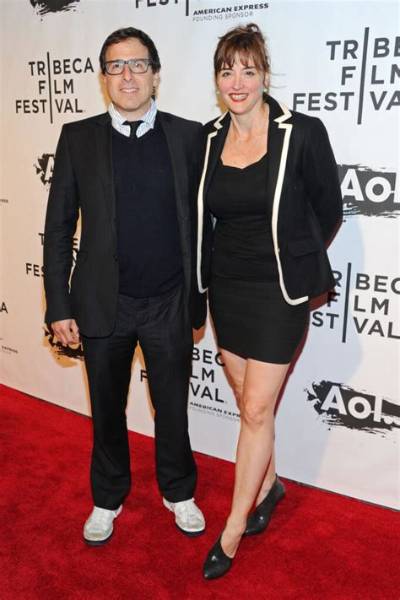 David O. Russell: Wife, Net Worth, Tattoos, Smoking & Body Facts