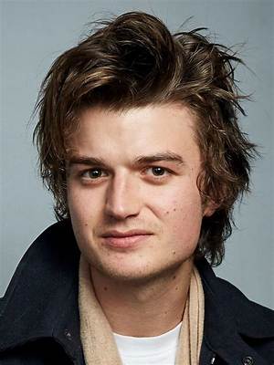 Death to – Is Actor Joe Keery Gay? Girlfriend Maika Monroe and Sexuality Rumors