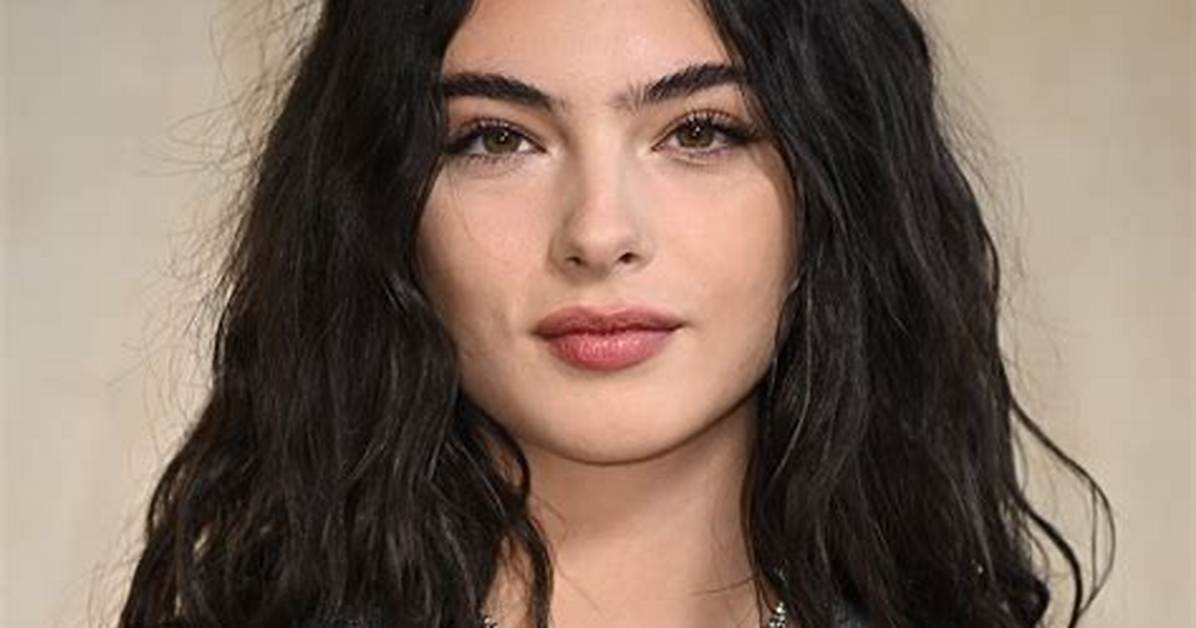 Deva Cassel Height, Weight, Age, Parents, Sister, Biography, Facts