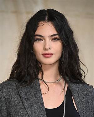 Deva Cassel Height, Weight, Age, Parents, Sister, Biography, Facts