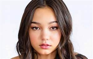 Devyn Nekoda, Ginny & Georgia’s Actress | Boyfriend, Height, Age & Net Worth