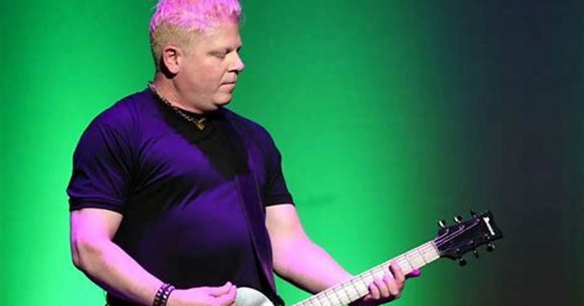 Dexter Holland Bio, Wiki, Age, Height, Parents, Wife, Degree, Braids, and Net Worth