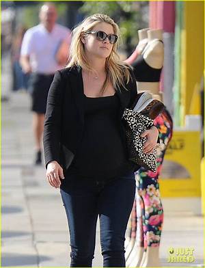 Did Ali Wentworth Lose Weight or Is It Illness? Here Is Before and After Pictures of the American Actress