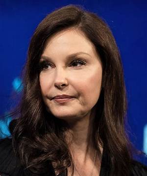 Did Ashley Judd Get a Face Lift Surgery? Before and After Photos
