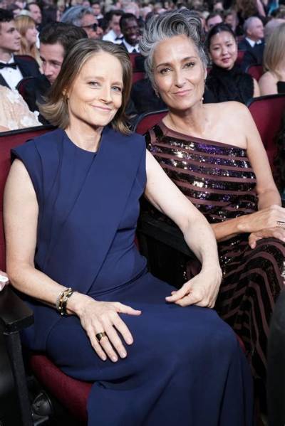 Did Jodie Foster Get Married? How Old Is Jodie Foster Wife?
