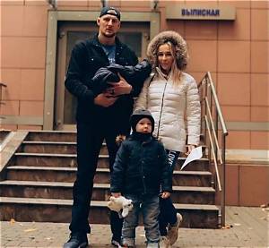 Does Alexander Volkov Have a Wife? Everything to Know About His Married Life