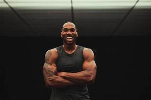 Does Amoila Cesar Have a Girlfriend? Fitness Coach Wikipedia Age and Relationship